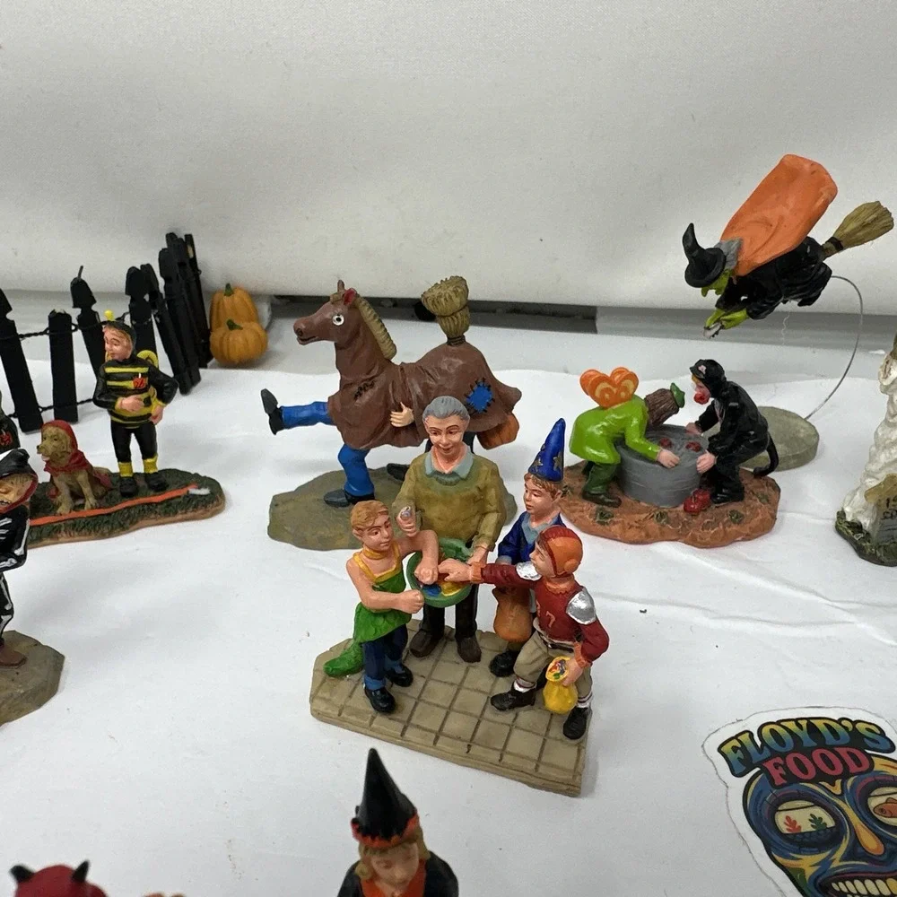 Big MIX lot Lemax Spooky Town halloween Vintage Retired
